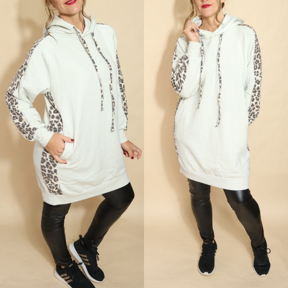 NWT Leopard Long Sweatshirt